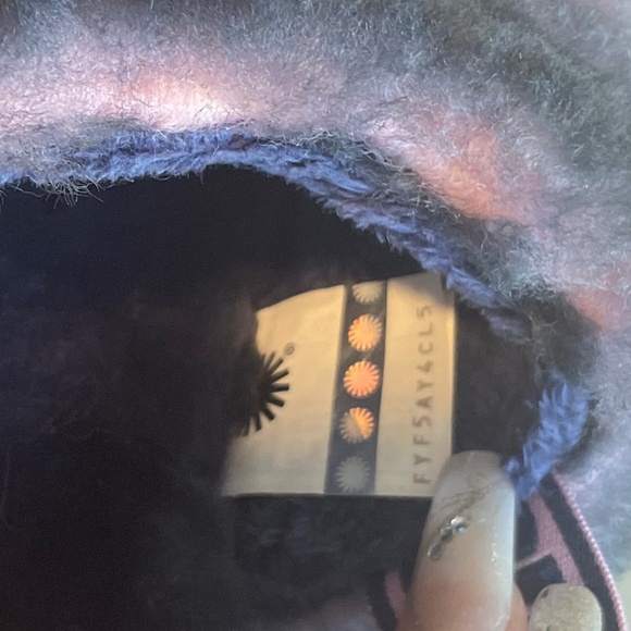 UGG | NWOT Fluff Yeah Ombre Slide Slippers – Kids Size 6 - Picture 10 of 11